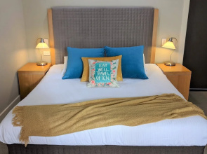 Jewel in the Crowne