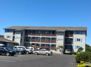 Snug 1 Recently Renovated Condo w Ocean View