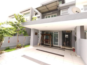 Tiara Homestay - for Malay only
