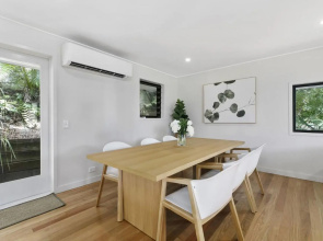 Duke St Convenience at your doorstep Beach living in the heart of the village close to cafes Ocean glimpse