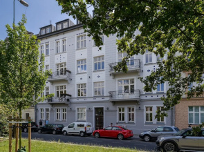 Air Conditioning & Balcony by Renters