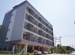 Chompu Nakarin Apartment