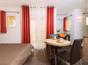 Villa Serafina Apartments