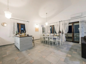 Holiday Villa in Rovanjska with pool, near Zadar