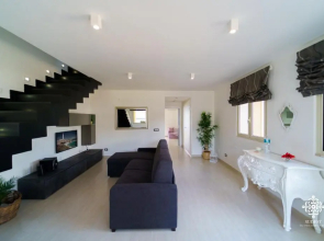 Villa Vittoria - Waterfront house