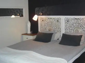 Ängshyddan Gårdshotell & B&B