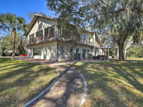 The Peacock Farm Largo Home + Outdoor Oasis!