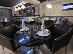 Отель Zargaron Plaza