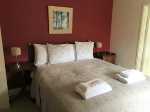 Gorselands Hall Bed and Breakfast