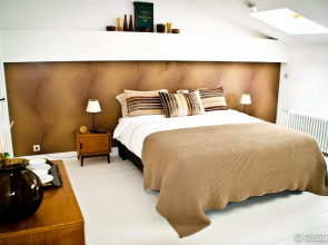 House Ninety Guesthouse