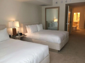 Отель Grand Beach Hotel Surfside West