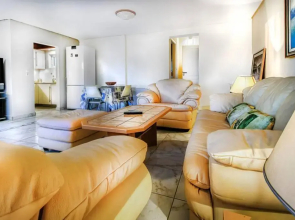 Bright apartment in Glyfada close to the sea