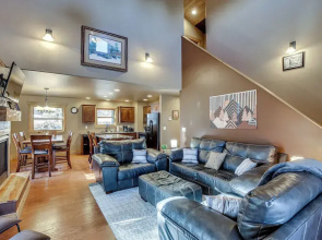 Lead Home w/ Pool Access: 3 Mi to Terry Peak Mtn!