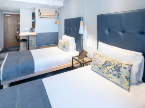 StayEasy Cape Town City Bowl