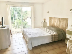 Villa de plein pied 120m2, climatisée, 3 chambres, piscine privée, la campagne aux portes de NARBONNE