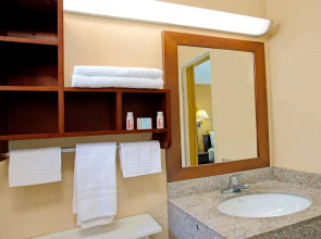 Travelodge by Wyndham Fort Lauderdale