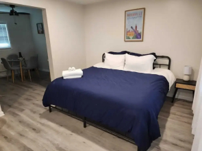 Centrally Located Studio Near Downtown