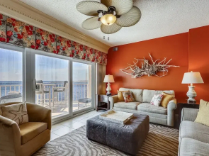 Waterview Yacht Club 532 is a 3 BR with Stunning views of the Pass by RedAwning