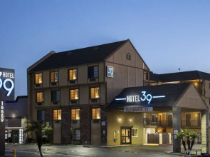 Super 8 Westminster Ca/Huntington Beach Area