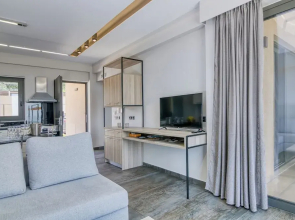 Serenity Suites Sea View 1