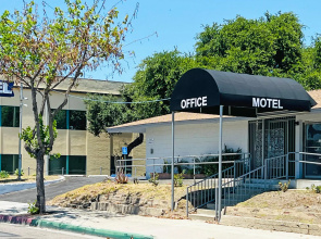 Lanai Motel