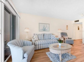 7th Heaven 1 Bedroom Condo by RedAwning