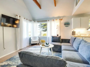 Bandon Beach House Rental: Walk to Downtown!