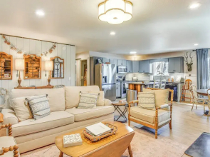 Classy Clayton Home w/ Views < 1 Mi to Downtown!