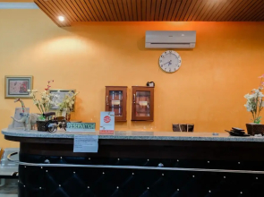 OYO 1190 Ndalem Katong Guest House