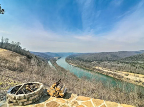 Peaceful Mountain Air Getaway w/ Fire Pit!