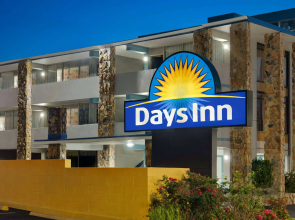 Days Inn by Wyndham Myrtle Beach-Beach Front