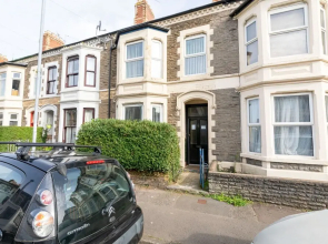 Tranquil 3-bed Home in Cardiff