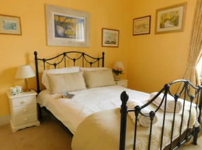 Quay Corner, 5 bed house, Christchurch Dorset