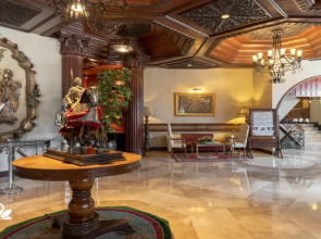 ZEN Rooms Camelot Hotel QC