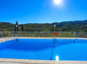 Cochelli Lower Pool Walk to beach WiFi AC
