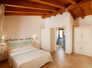 Residence with pool in Vignola Mare