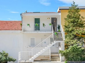 Stunning Home in Baska Voda With Wifi and 2 Bedrooms