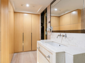 Yicheng Apartment Central Plaza