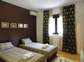 Center Budva Holiday Home