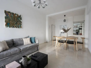 Charming Seaside Apartment Elegant 2BR in Glyfada