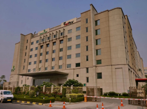 Lemon Tree Hotel, Delhi Airport