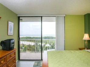 South Seas Tower 4 605