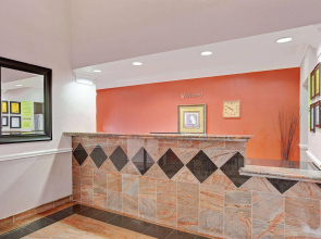 Super 8 by Wyndham Galveston