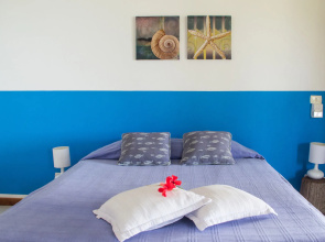 Vista Naranja Ocean View Suite Apartments