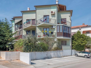 Nice Apartment in Liznjan With Wifi