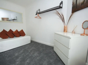 Portside Apartment Parking by Brighton Holiday Lets