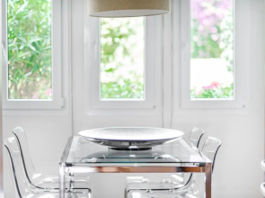 Front-line garden apartment in Palm Beach, Marbella