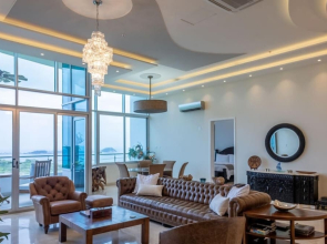 24o Penthouse Unique Design 2 Balconies Oceanview