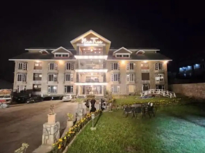 Nine Tree Hotel Naran
