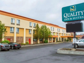 Quality Inn & Suites Riverfront